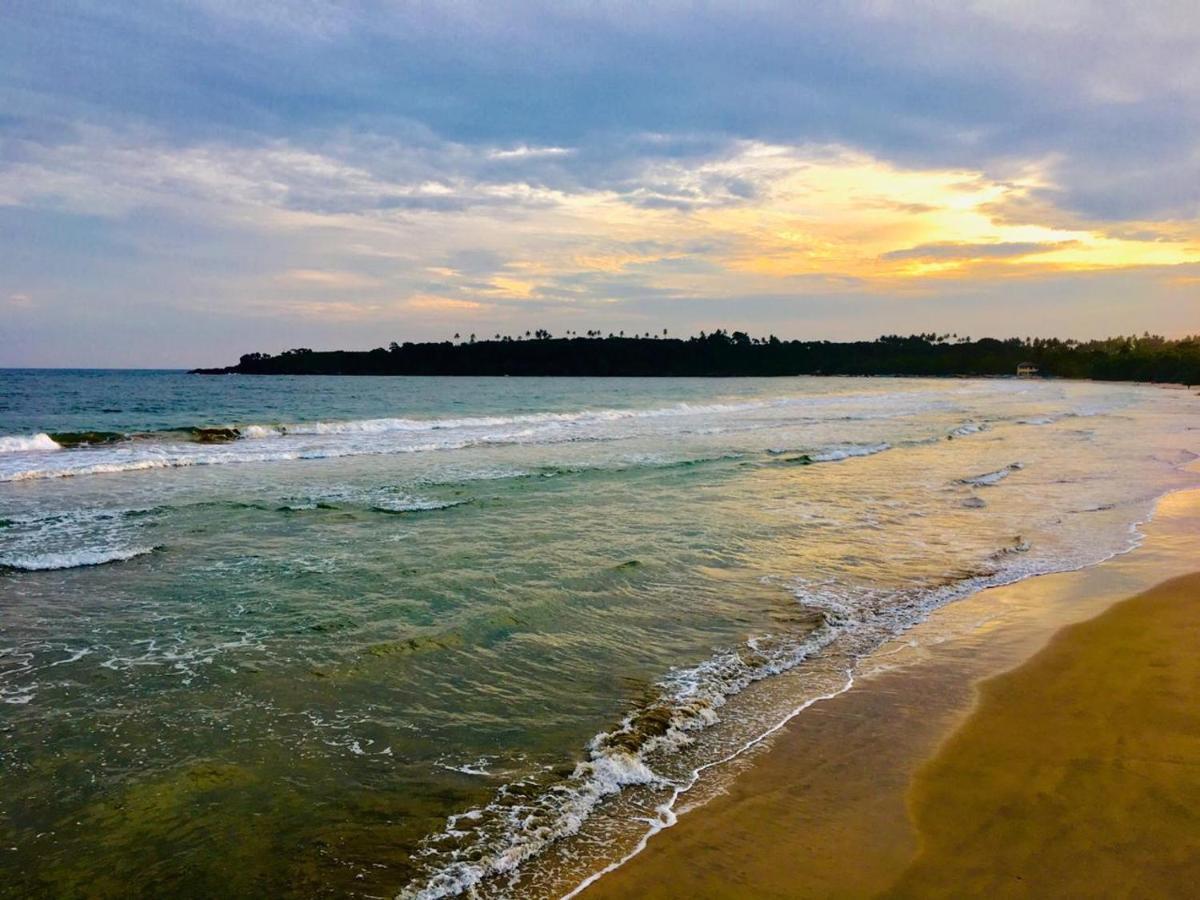 Relax Beach House Tangalle Exteriör bild