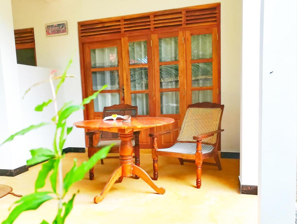 Relax Beach House Tangalle Exteriör bild